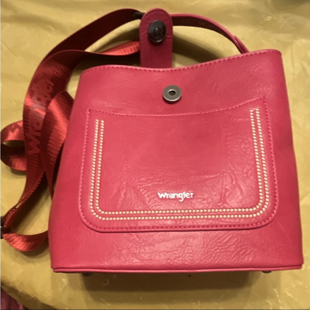Wrangler Fuchsia Shoulder Bag